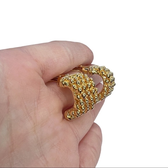 Vintage Gold Tone Boucle Textured Curved Clip On Earrings - Picture 3 of 7